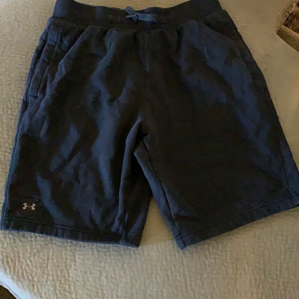 Men’s Under Armour jogger shorts L